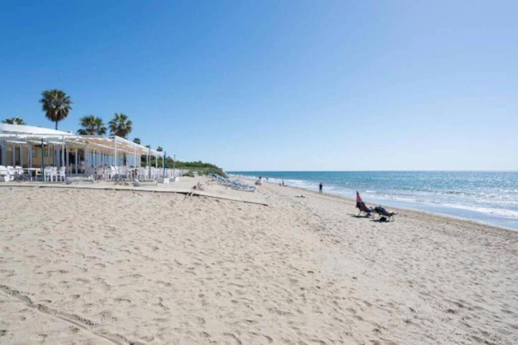 Beachfront Apartment - Sea Views - Marbella Exterior photo