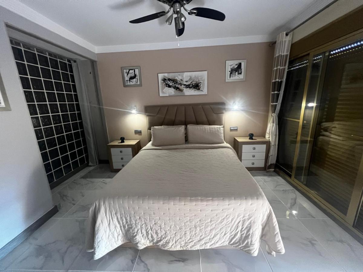 Beachfront Apartment - Sea Views - Marbella Exterior photo